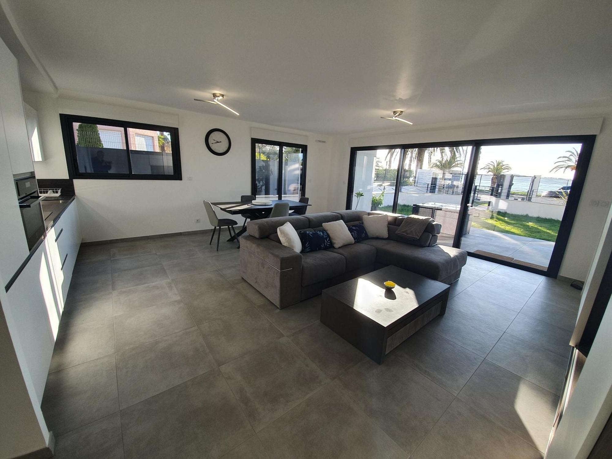 T3 Neuf Avec Terrasse Et Jardin Face A La Mer Бандол Екстериор снимка