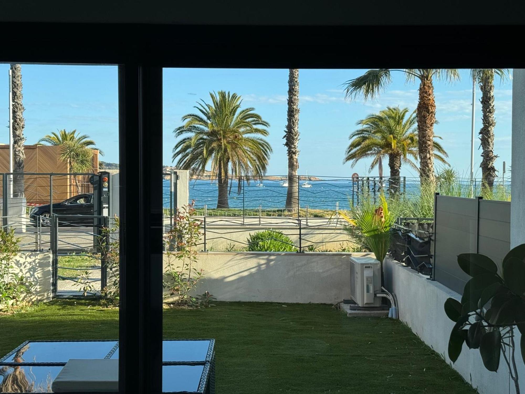 T3 Neuf Avec Terrasse Et Jardin Face A La Mer Бандол Екстериор снимка